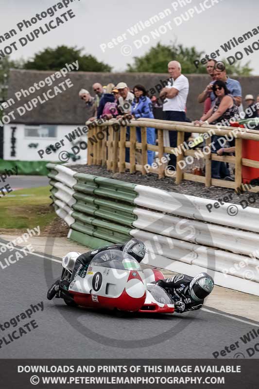Vintage motorcycle club;eventdigitalimages;mallory park;mallory park trackday photographs;no limits trackdays;peter wileman photography;trackday digital images;trackday photos;vmcc festival 1000 bikes photographs